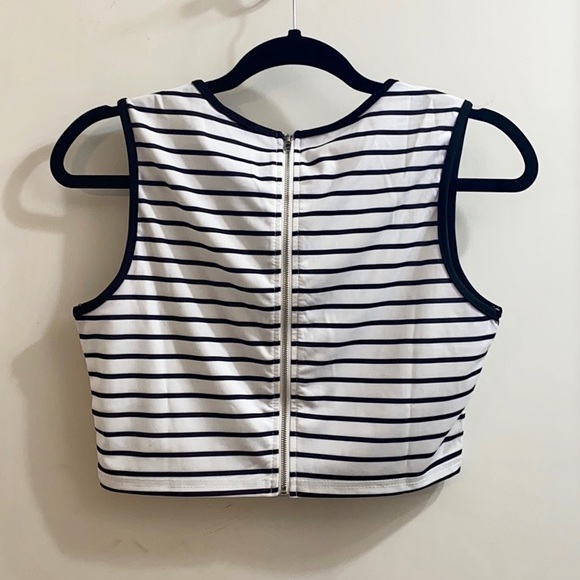 Aztec crop top - Picture 2 of 4